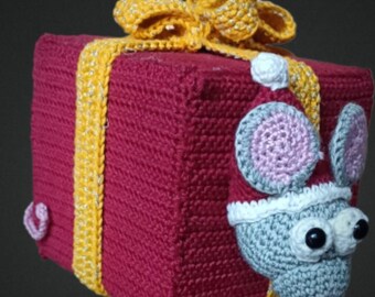 Christmas Mouse in Gift Box – Crochet Pattern (PDF)