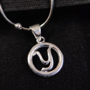 Collar con colgante redondo tipo alfabeto Y, colgante con dije de letra Y pequeña de plata de ley 925, colgante Y, regalo de cumpleaños para ella, regalo para esposa