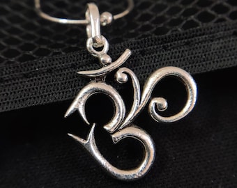 スターリングシルバー シヴァ神 OM ペンダント：ヨガ瞑想チャーム