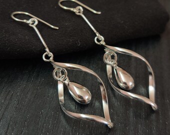 Spiral Ohrringe: Gedrehter Tropfen Schmuck