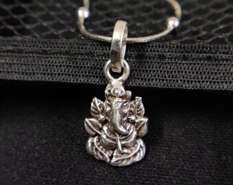 ガネーシャ卿ペンダント: ヒンドゥー教の神のお守りネックレス、1980