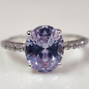 Anillo de compromiso de cuarzo lavanda de corte ovalado, anillo de media eternidad de cuarzo lavanda en plata 925, anillo de aniversario y boda, anillo de promesa para ella
