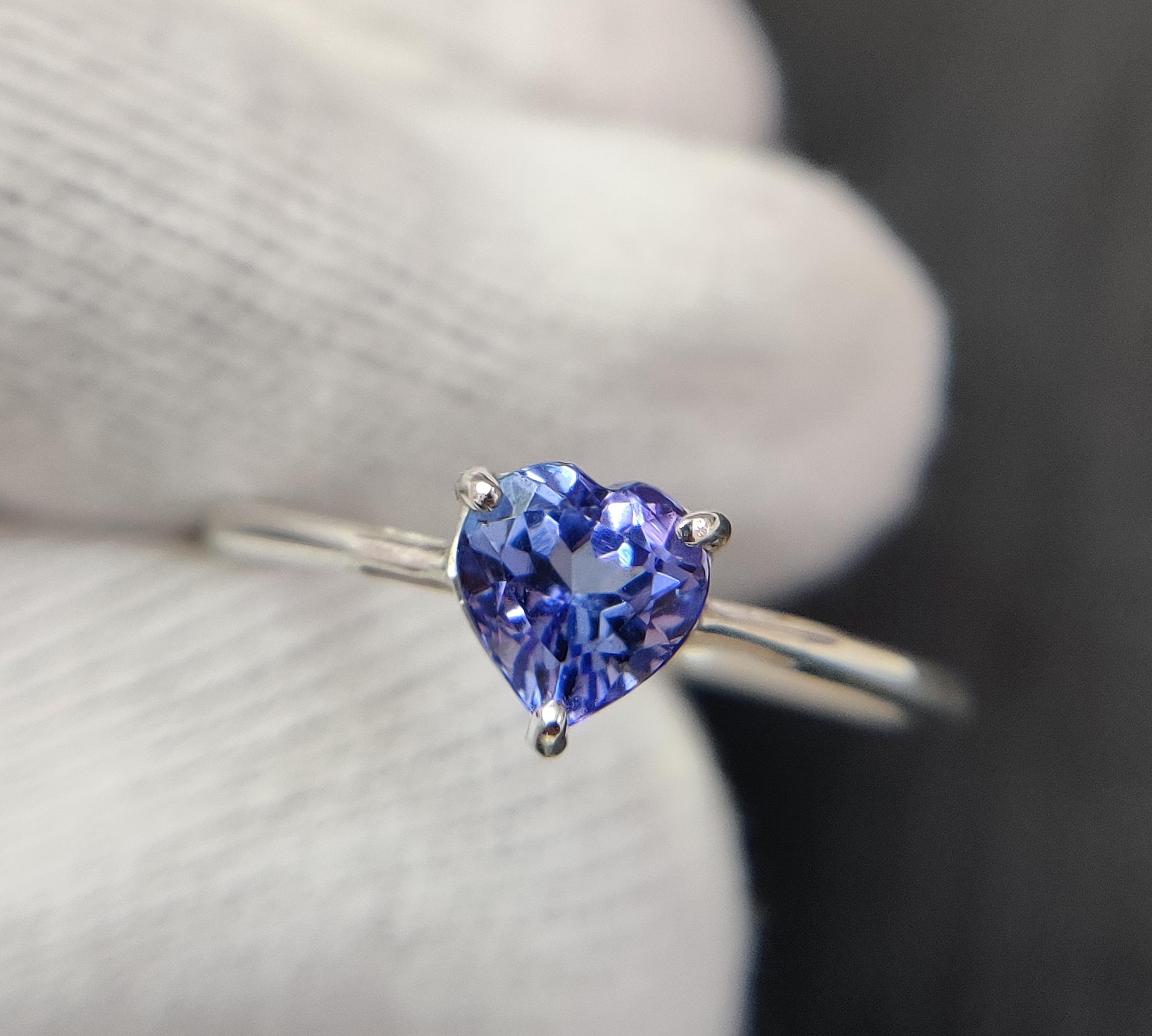 タンザナイト ソーティング付ハートシェイプ ソリティアリング 5.427ct 