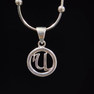 Colgante con letra U pequeña de plata de ley 925, colgante tipo alfabeto de plata, colgante con letra U cursiva, regalo de cumpleaños para ella, regalo para esposa