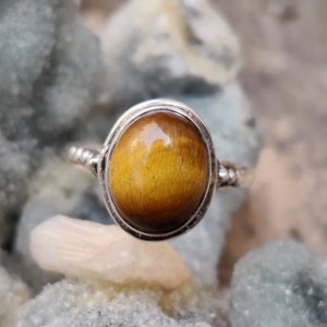 Natural Tiger Eye Ring,925Solid Silver Oval Crystal Ring, Handmade Ring For Women, Dainty Ring, Solitaire Ring,Gift For Her Anniversary Ring