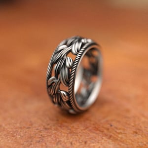 Silver Leaf Engraved Ring, Nature Inspired Wedding Band, Forest Leaves Ring, Handmade 925 Sterling Silver, Engagement Gift, Woodland Ring