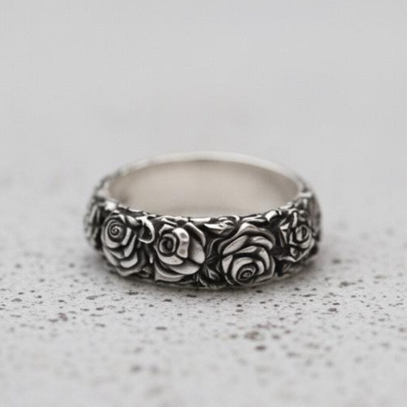 Women's Retro Mori Artistic Distressed Thorn Rose Rings