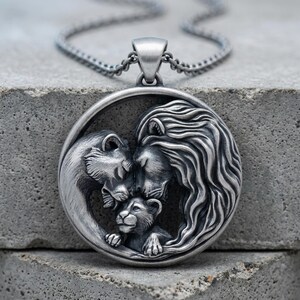 Löwenfamilien-Anhänger-Halskette, Sterlingsilber, Tieranhänger, Mutter-Vater-Junges-Schmuck, handgefertigtes 925er-Silber-Wildtiergeschenk, poliertes Familienband Bild 12