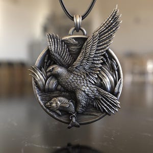 Majestic Eagle 925 Sterling Silver Necklace, Detailed Bird of Prey Pendant, Wildlife Inspired Jewelry for Nature Lovers, Gift for Him or Her