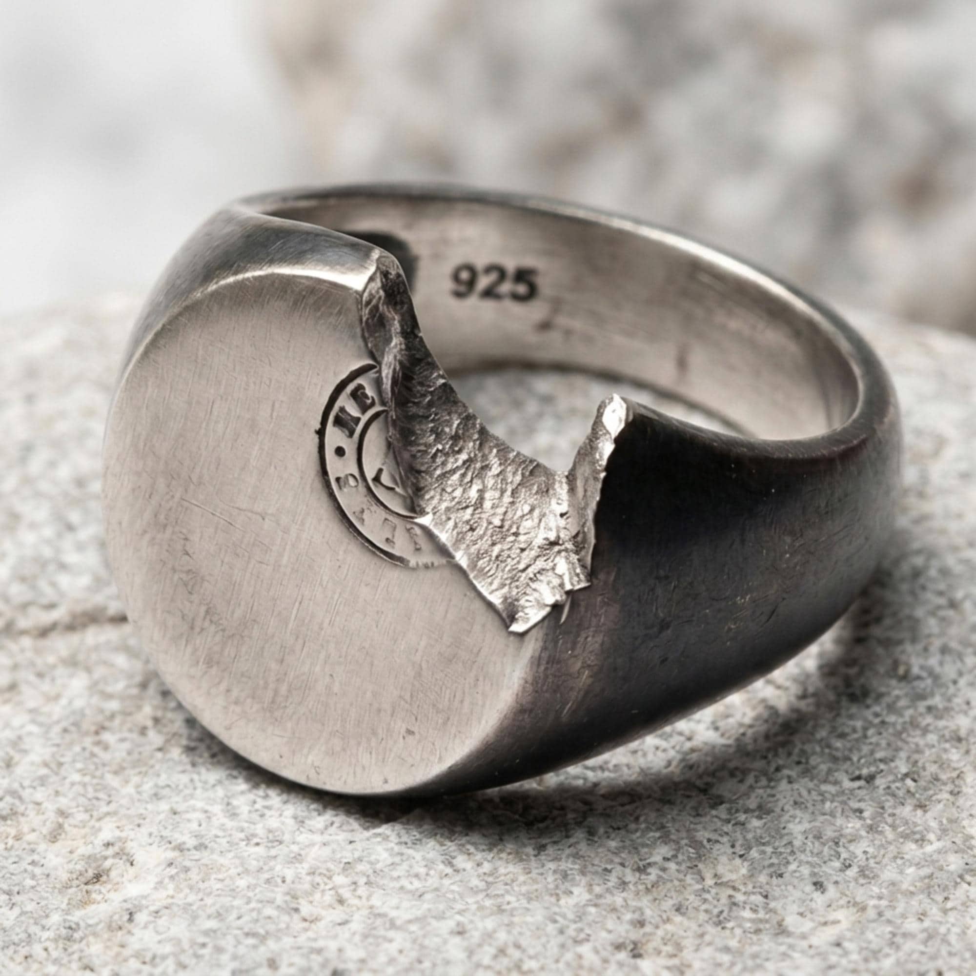 Cracked Signet Ring - Etsy