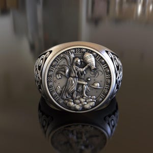 Elegantly Crafted 925 Sterling Silver Aquarius Zodiac Ring: A Stellar Gift for Aquarians and Astrology Jewelry Enthusiasts