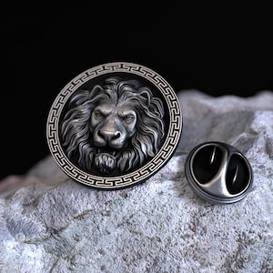 獰猛なライオンヘッドのラペルピン 925 スターリングシルバー、ジャングルの雄大な王のデザイン、精巧なメンズアクセサリー、動物愛好家へのギフト、ハンドメイド