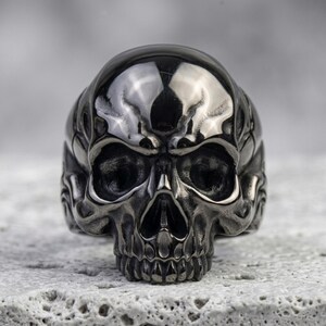 Injured Skull 925 Silver Ring, Unusual Punk Style, Handcrafted, Adjustable Size, Unisex, Unique Gift, Edgy Design, Gothic Fashion Accessory Black Rhodium Plated