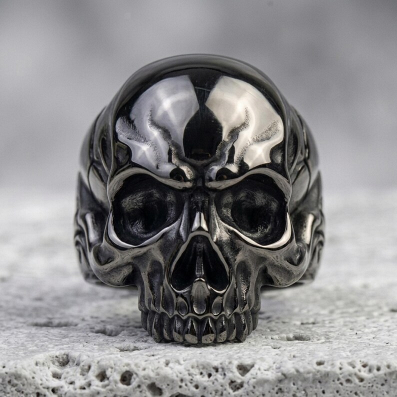 Injured Skull 925 Silver Ring, Unusual Punk Style, Handcrafted, Adjustable Size, Unisex, Unique Gift, Edgy Design, Gothic Fashion Accessory Black Rhodium Plated