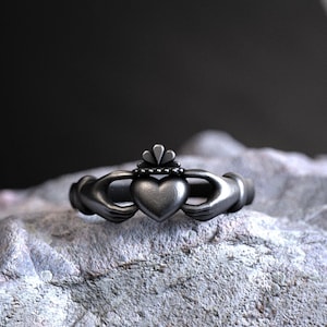 Sterling Silver Claddagh Ring, 925 Silver Irish Love Loyalty Friendship Symbol, Handcrafted Wedding Engagement Promise Ring