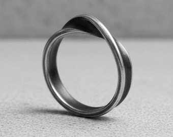 Délicate bague Mobius en argent sterling 925 - Fabriquée à la main, unisexe, design minimaliste, symbole de l'infini, cadeau parfait pour les amateurs de simplicité