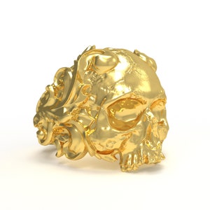Anillo de oro con calavera de César: joyería artesanal de inspiración histórica, el regalo perfecto para amantes de la historia y la joyería.
