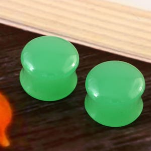 A Grade Chrysoprase Stone plugs Double Flare Ear Plugs Handmade Gauges Size 3mm to 50mm & Custom Available (sold in pair)