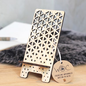 Smartphone holder in solid wood geometric shape of handmade manufacture
