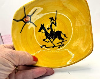Plato coleccionable de Joan Ramirez, Don Quijote, amarillo, España