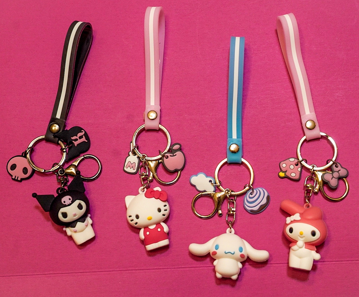 Hello Kitty Keychain Ma mélodie Cinnamon Roll Charm Kuromi Sanrio Trousseau  Joli porte-clés japonais Porte-clés Kawaii Kitty VENTE -  France