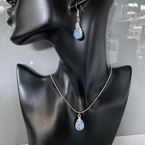 Conjunto brincos e colar