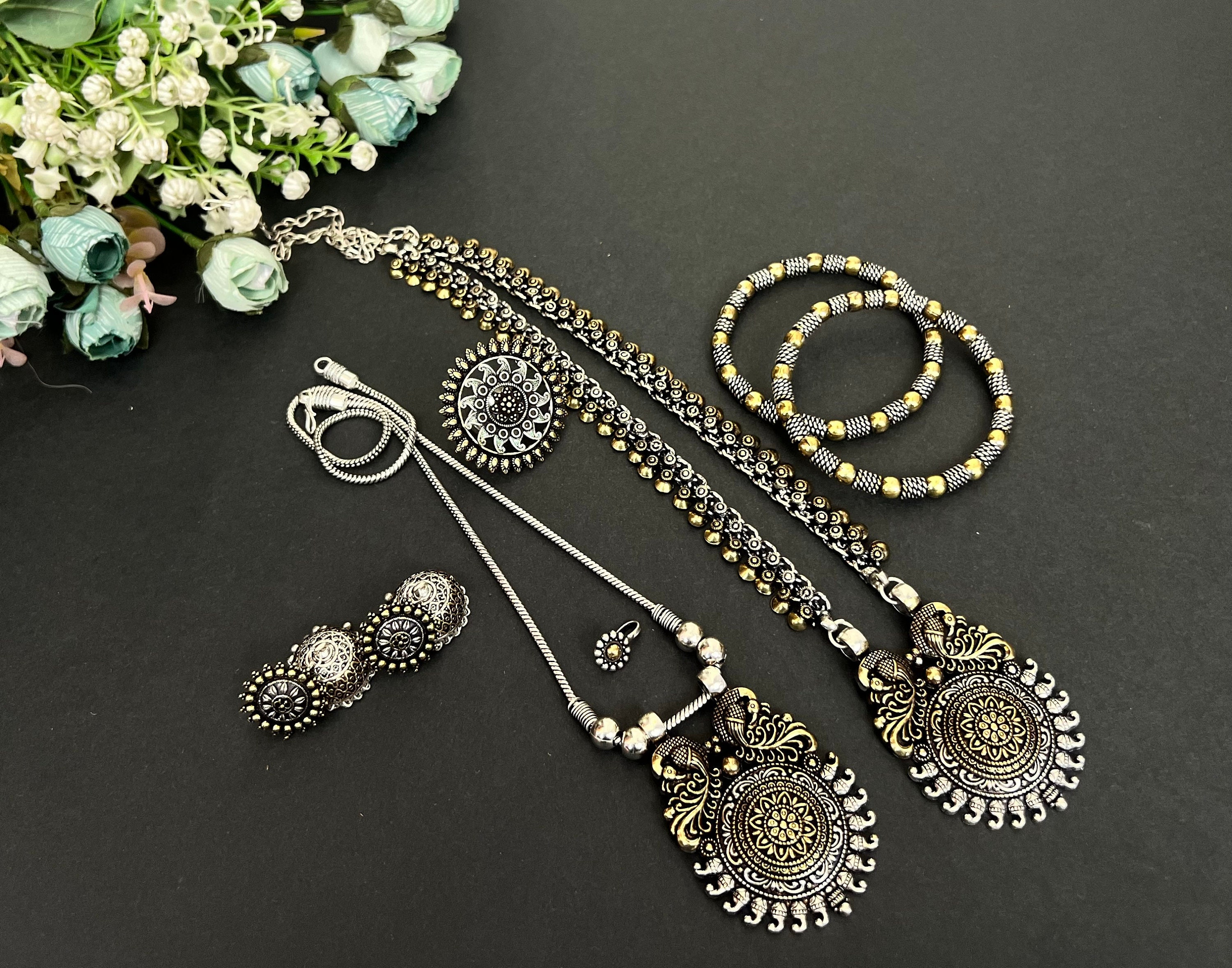 オーダー Vintage Oxidized Silver Look Indian Jewelry Set: Dual Tone Long
