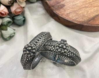 酸化ドイツシルバーのカダバングルセット：ボヘミアントライバル