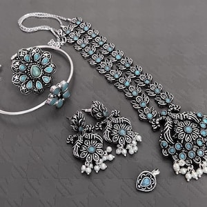 Vintage pauw gesneden hanger zilveren geoxideerde stenen stud lange ketting comboset van 5, Indiase sieradenset, trouwsieraden, gratis verzending