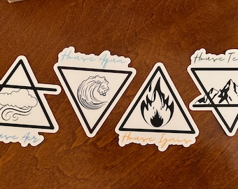 Zodiac Academy Alle vier de huisstickers Ignis, Aer, Auqua en Terra. Dierenriemstickerpakket, Darius, max, Caleb, seth
