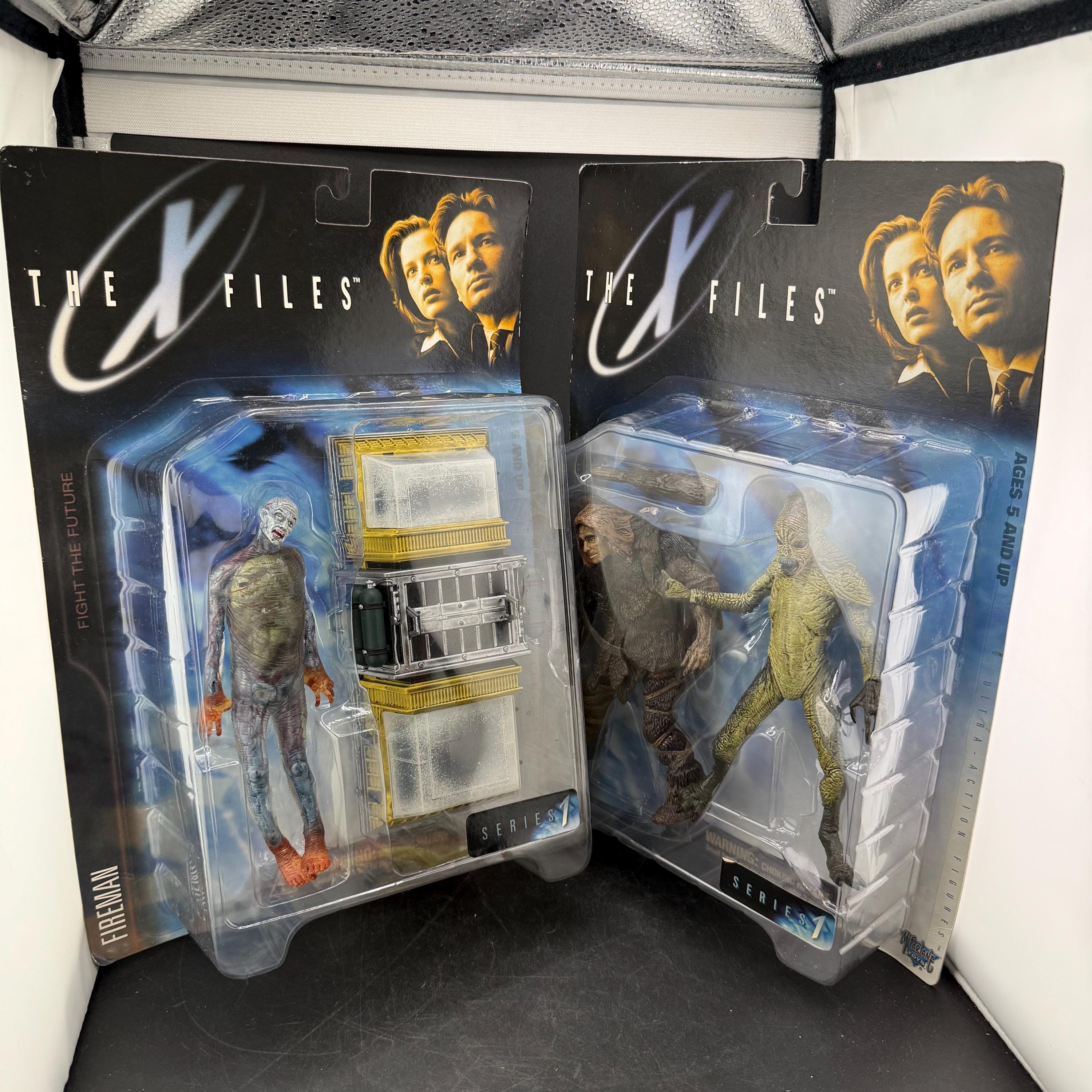 xファイル フィギュア　グレイ型　エイリアン　喫煙エイリアン　レア X files alien figure - Etsy 日本
