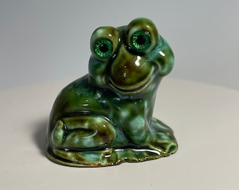 Vintage Green Tie Dye Glaze Frog