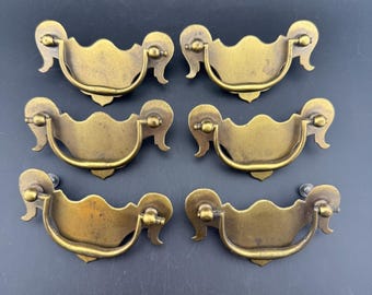 Lote de 6 puxadores de gaveta vintage em latão para cômoda