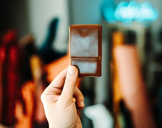 Glossy Leather Minimalist Wallet – Slim Handmade Card Holder for Men & Women