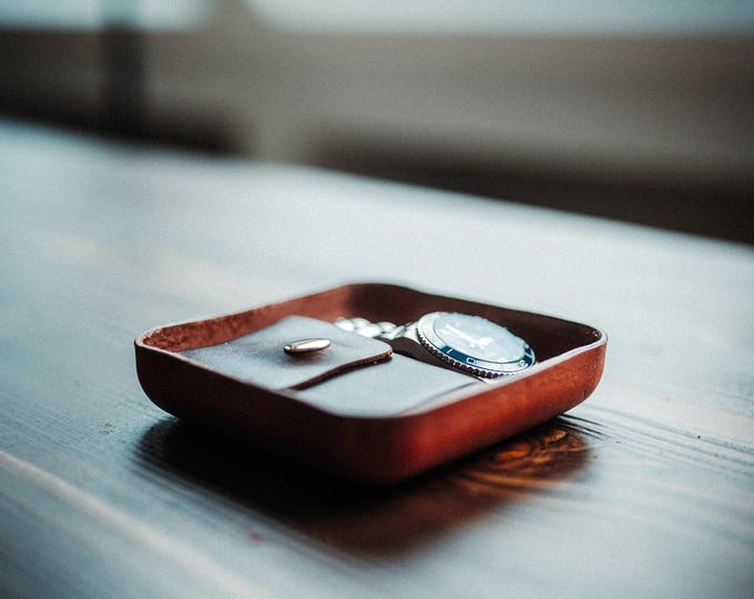 Handmade Leather Catchall Tray, Minimal Valet Tray, Desk Organizer Gift