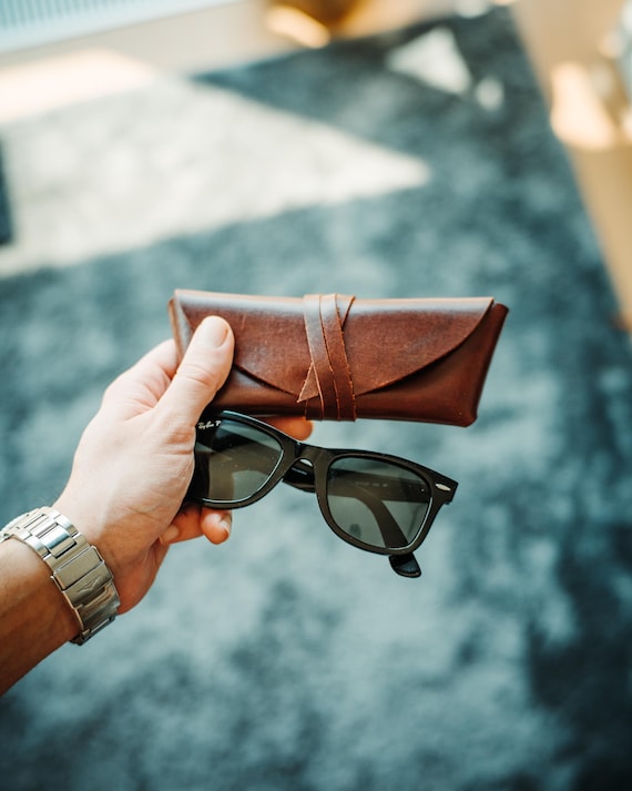 Glossy Leather Sunglasses Case – Minimal Slim Eyewear Sleeve, Travel Gift