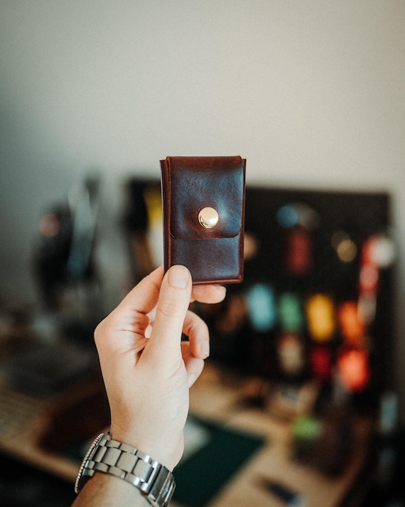 World’s Most Minimalist Wallet – Glossy Snap Edition, Handmade Leather Card Holder