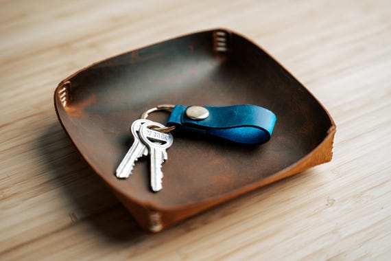 Personalized Keychain, Handmade Leather Keychain, Custom Name Keychain, Durable Leather Accessory, Leather Gift for Men, Leather Keyring