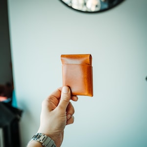 Steekloze glanzende leren portemonnee, minimalistische EDC-kaarthouder, handgemaakte slanke portemonnee voor mannen, compact dagelijks portemonneecadeau