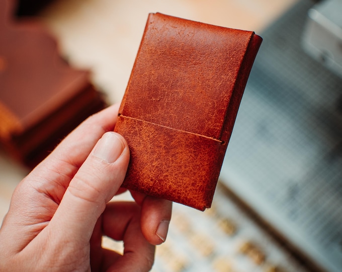 Pueblo Leather Minimalist Wallet – Slim Handmade Card Holder for Men & Women