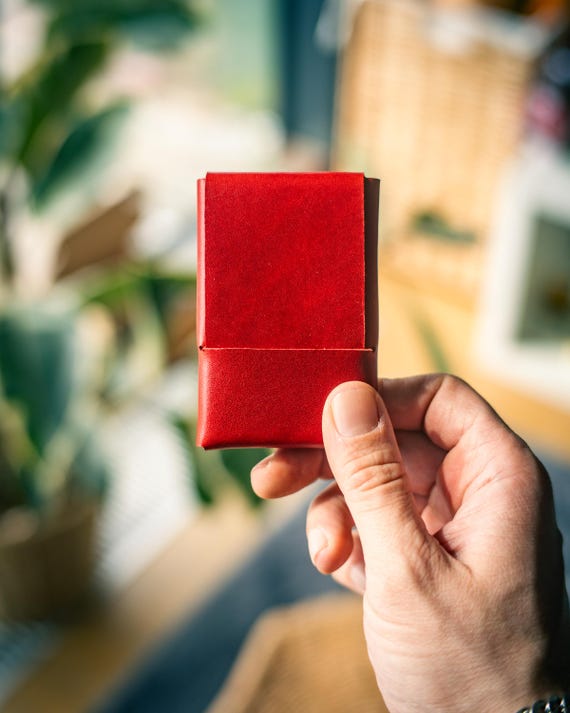 Minimalist Wallet for Men, High-Quality Glossy Leather Card Holder, Slim Wallet, Card Holder for Women, Compact Leather Wallet Gift