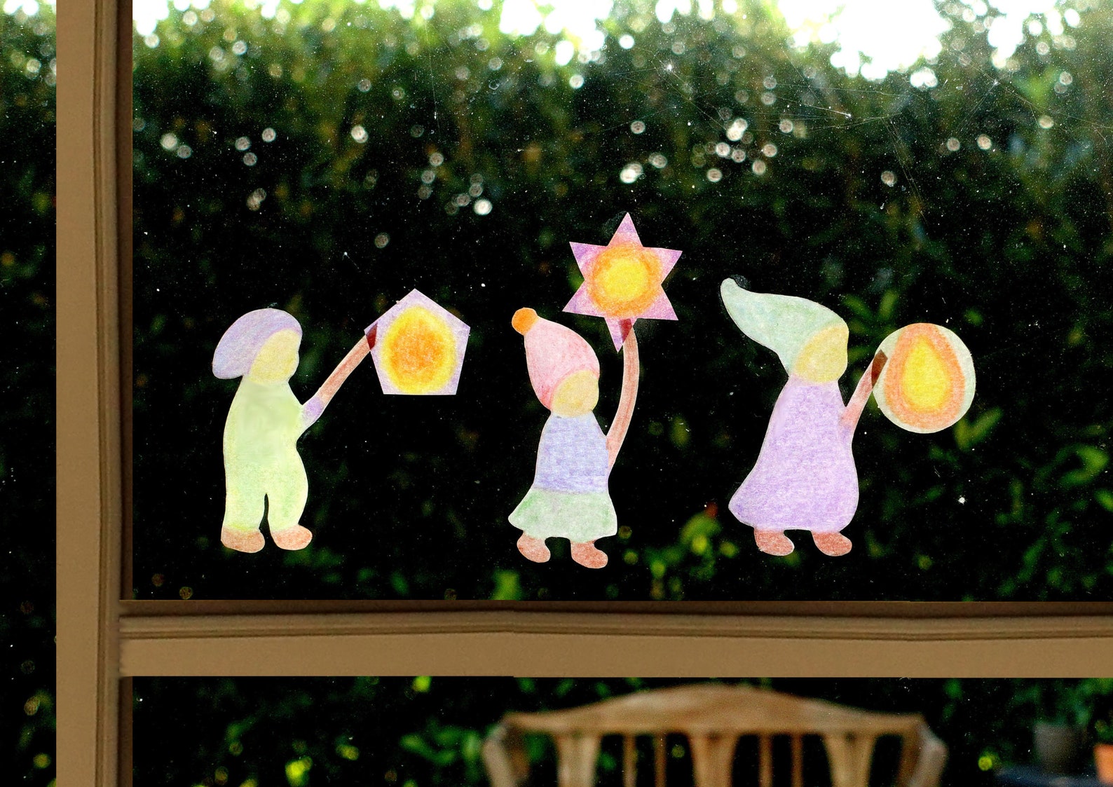 Coloring picture lantern children for the window [printable template] - Waldorf transparent picture for children to Saint Martin