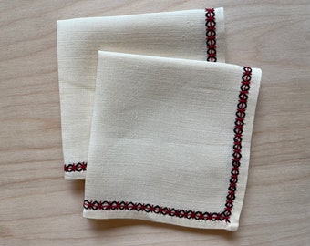 Embroidered Linen Napkin Set (2 pack)