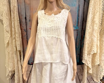 Silky Sleeveless Blouse Top: Bust 41&quot;