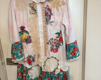 Duster shirt, shabby chic, long sleeve with appliqués, doilies