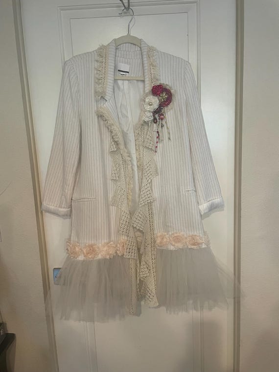 blazer, upcycled with vintage lace and tulle size L, shabby chic