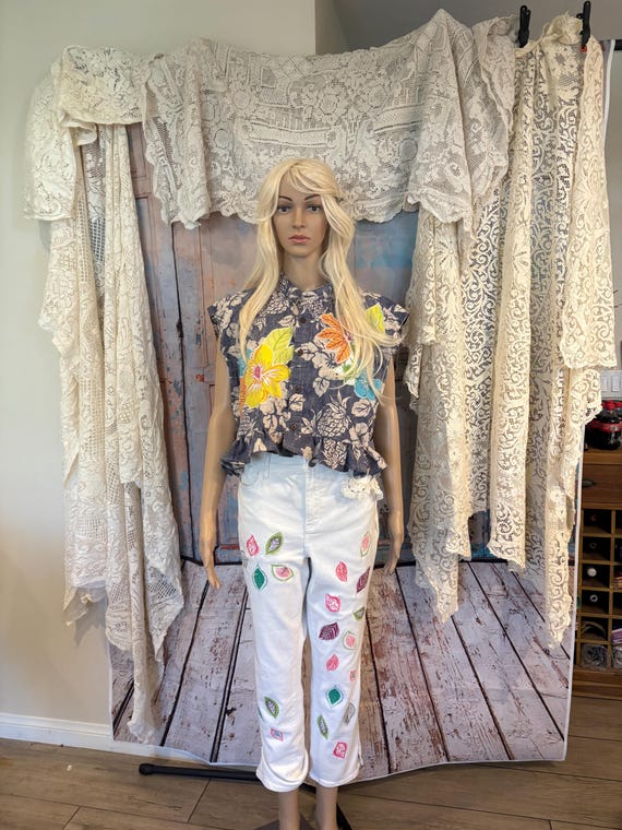 stretch jeans, white jeans, appliquéd, lace on pockets