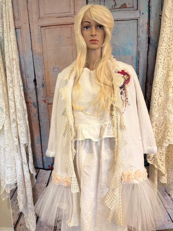 blazer, upcycled with vintage lace and tulle size L, shabby chic