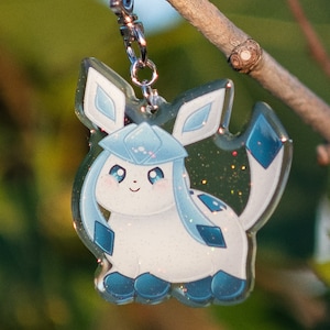 Chonky Glaceon Keychain (U.S. ONLY)