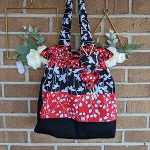 Bolsa de cordón. Bolso de hombro decorado. Bolso tote personalizado. Regalo para el Día de la Madre.